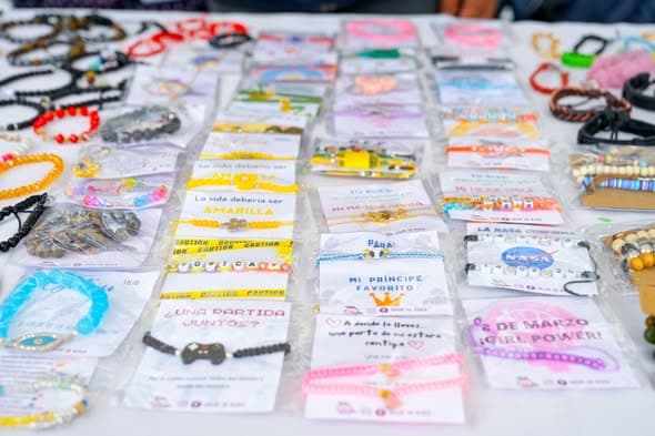 Alumnas de talleres de DIF celebran Fiestas Patrias con Mini Expo Venta