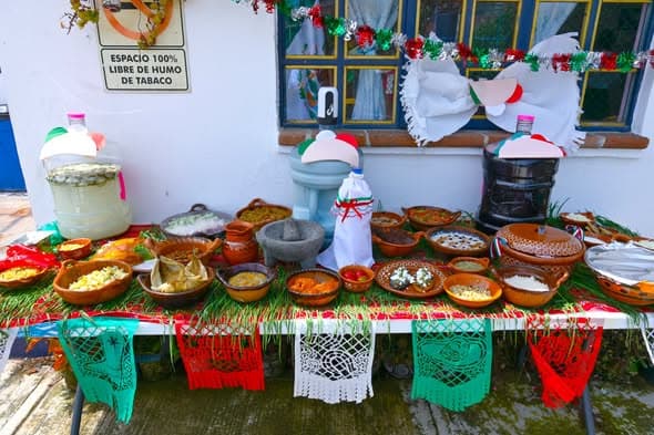 Clubes de Adulto Mayor celebran Mañanitas Mexicanas en La Cima y Allende