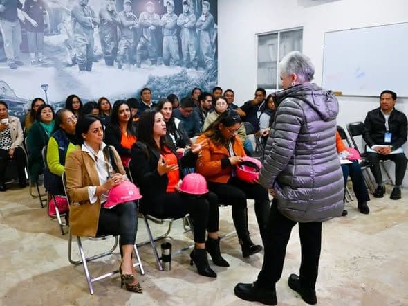 Conferencia 'Autonomía, mi ruta a la libertad' en el marco del Día Naranja en Huixquilucan