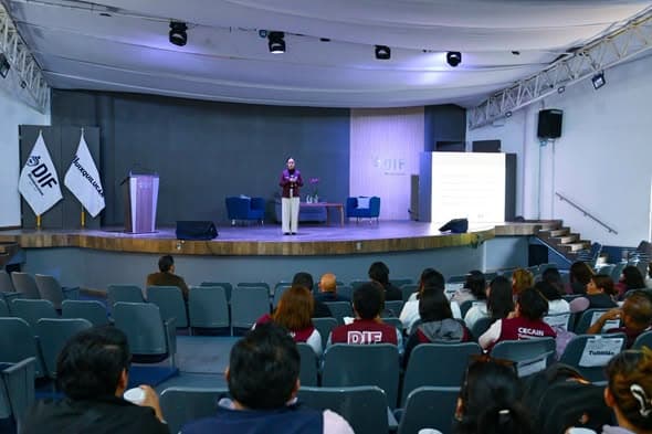 DIF Huixquilucan fue sede de capacitación para atención a personas con discapacidad