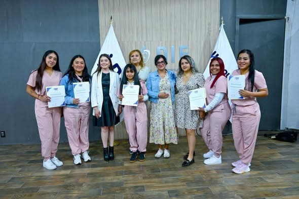 DIF Huixquilucan reconoce a alumnos que concluyeron cursos en Centro de Oficios