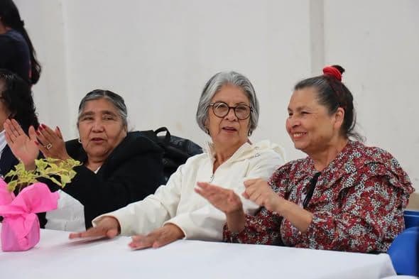 Festejo del Adulto Mayor con clubes de DIF Central y delegaciones