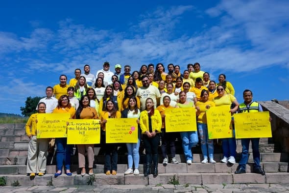 DIF Huixquilucan realiza moño humano en conmemoración del Día Mundial para la Prevención del Suicidio