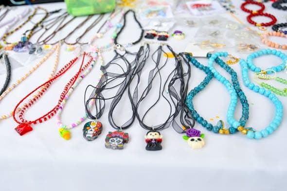 Alumnas de talleres de DIF celebran Fiestas Patrias con Mini Expo Venta