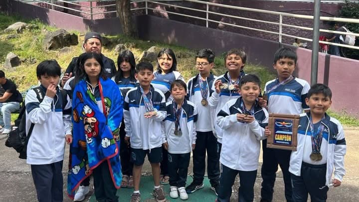 CEFORMA celebró la competencia de natación Todo por Nadar Novatos
