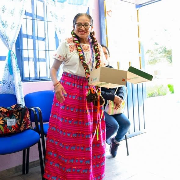 Actividad de convivencia y reconocimiento con adultos mayores del CDC Allende