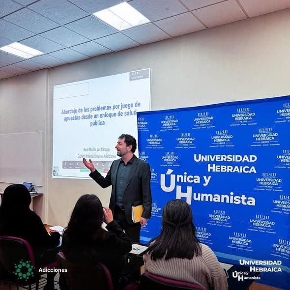 Psicólogos municipales capacitados en prevención de adicciones digitales mediante convenio universitario