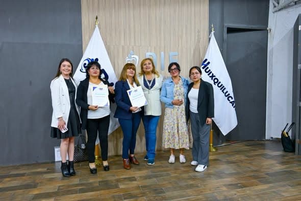 DIF Huixquilucan reconoce a alumnos que concluyeron cursos en Centro de Oficios