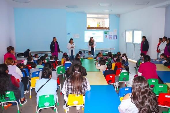 DIF Huixquilucan imparte plática sobre alimentación saludable en jardín de niños